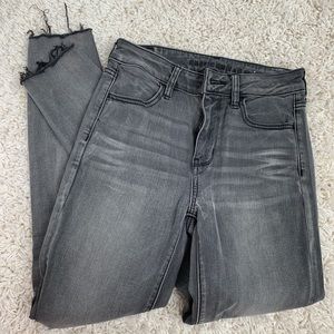 grey distressed skinny jeans
